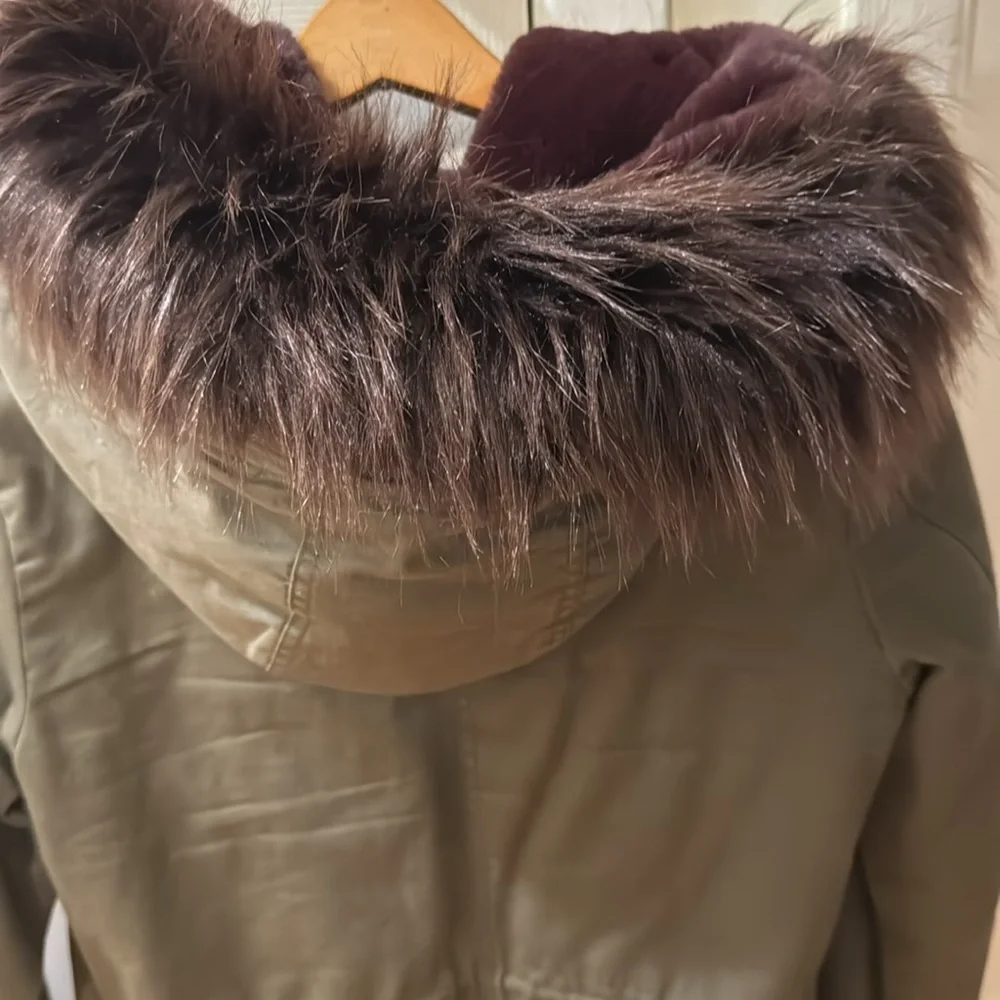 Winter jacket - Picture 4 of 6